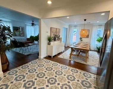 3014 Wentworth Street - Photo Thumbnail 8
