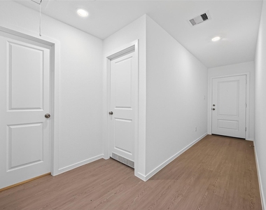 25568 Rose Creek Drive - Photo Thumbnail 6