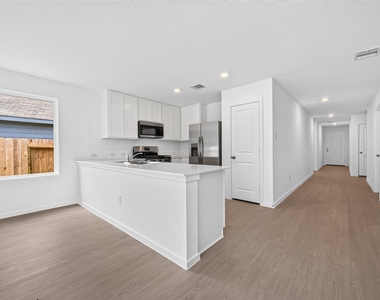 25568 Rose Creek Drive - Photo Thumbnail 13