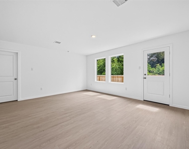 25568 Rose Creek Drive - Photo Thumbnail 17