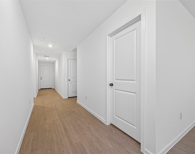 25568 Rose Creek Drive - Photo Thumbnail 7