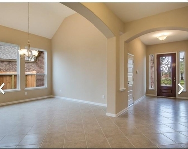 15310 Montreal Drive - Photo Thumbnail 3