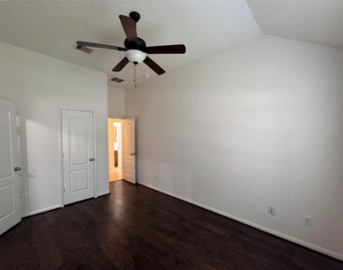 9023 Kinnel Lane - Photo Thumbnail 8