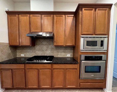 9023 Kinnel Lane - Photo Thumbnail 10