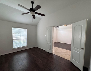 9023 Kinnel Lane - Photo Thumbnail 7