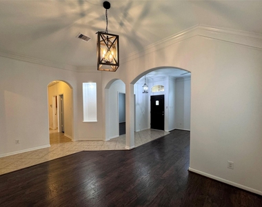 9023 Kinnel Lane - Photo Thumbnail 6