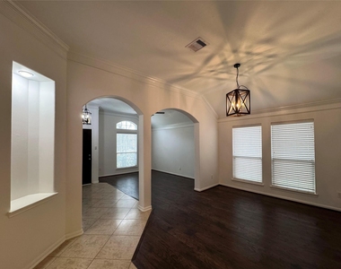 9023 Kinnel Lane - Photo Thumbnail 5