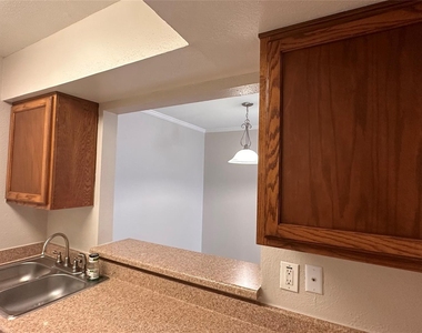 7315 Brompton Street - Photo Thumbnail 16