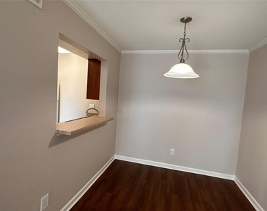 7315 Brompton Street - Photo Thumbnail 13