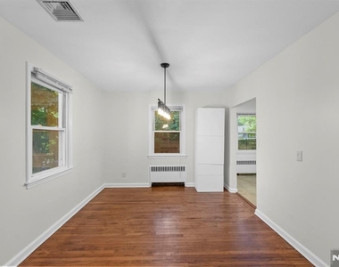 160 Magnolia - Photo Thumbnail 23