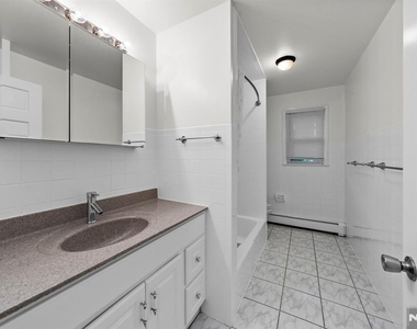 160 Magnolia - Photo Thumbnail 22