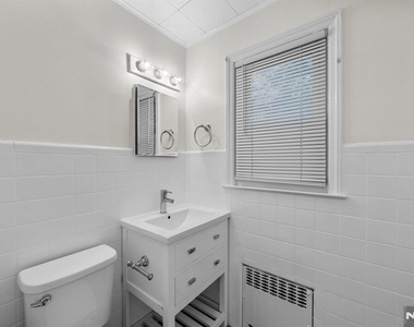 160 Magnolia - Photo Thumbnail 20