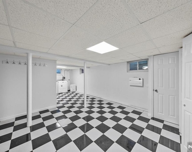 160 Magnolia - Photo Thumbnail 26