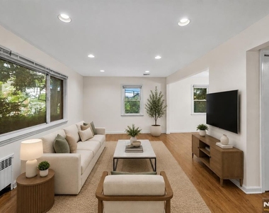 160 Magnolia - Photo Thumbnail 3