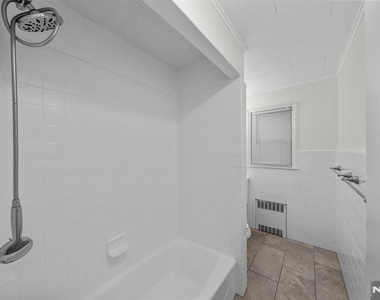 160 Magnolia - Photo Thumbnail 19