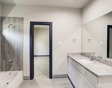 8103 Glass Street - Photo Thumbnail 8