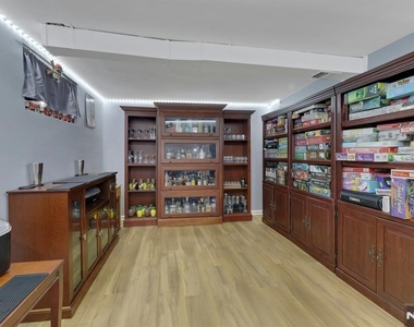 379 Leonard - Photo Thumbnail 39