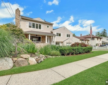 379 Leonard - Photo Thumbnail 3