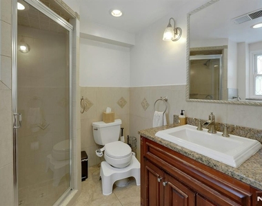 379 Leonard - Photo Thumbnail 36