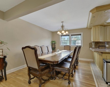 379 Leonard - Photo Thumbnail 11