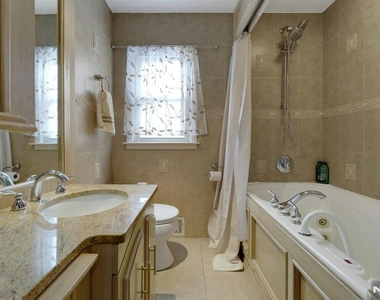 379 Leonard - Photo Thumbnail 23