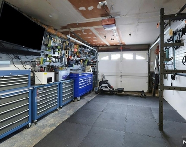 379 Leonard - Photo Thumbnail 34