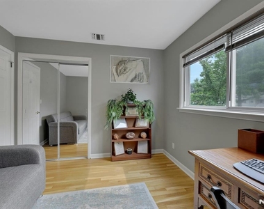 379 Leonard - Photo Thumbnail 19