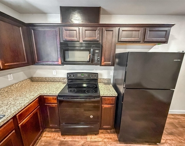 10535 Mills Road - Photo Thumbnail 8