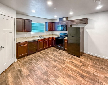 10535 Mills Road - Photo Thumbnail 6