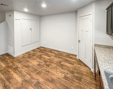 10535 Mills Road - Photo Thumbnail 12