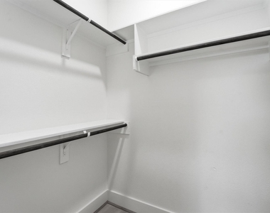 3107 Grassmere Street - Photo Thumbnail 16