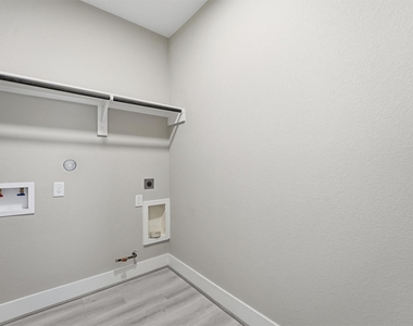 3107 Grassmere Street - Photo Thumbnail 12
