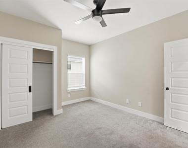 3107 Grassmere Street - Photo Thumbnail 11