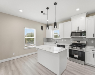 3107 Grassmere Street - Photo Thumbnail 9