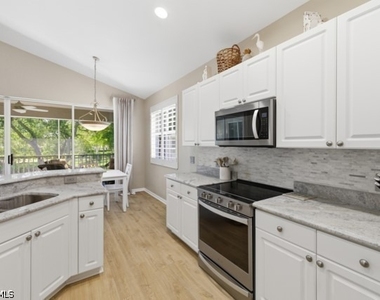 7122 Blue Juniper Court - Photo Thumbnail 9