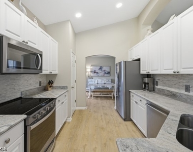 7122 Blue Juniper Court - Photo Thumbnail 10