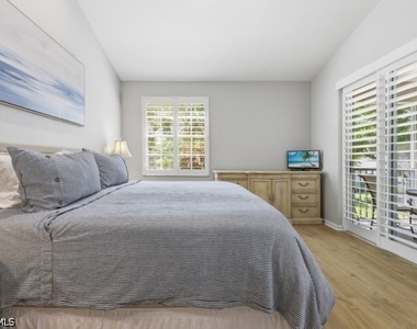7122 Blue Juniper Court - Photo Thumbnail 19