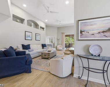 7122 Blue Juniper Court - Photo Thumbnail 4