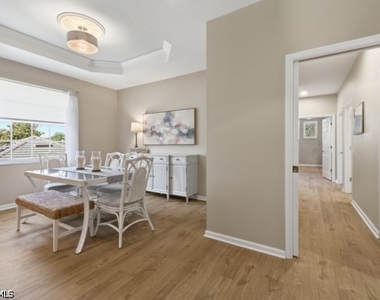 7122 Blue Juniper Court - Photo Thumbnail 6
