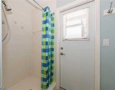 219 Copperfield Court - Photo Thumbnail 15