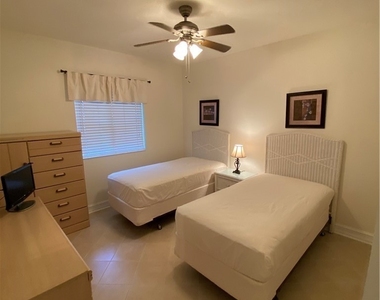 7831 Regal Huron Circle - Photo Thumbnail 9