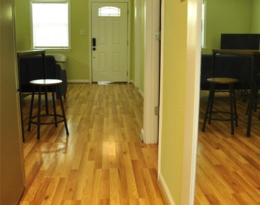 4723 Polk Street - Photo Thumbnail 9