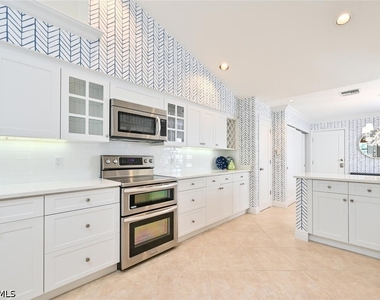 6631 Trident Way - Photo Thumbnail 12