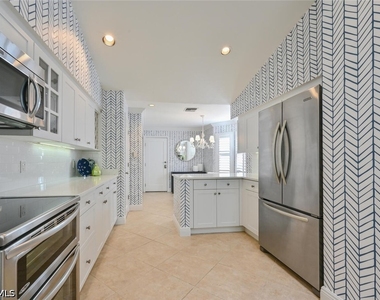 6631 Trident Way - Photo Thumbnail 13