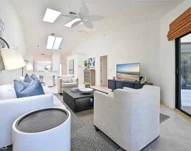 6631 Trident Way - Photo Thumbnail 4