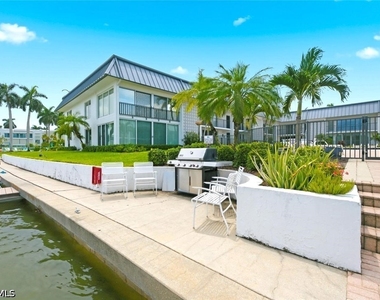 333 Harbour Drive - Photo Thumbnail 27