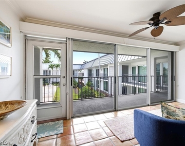 333 Harbour Drive - Photo Thumbnail 3
