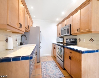 333 Harbour Drive - Photo Thumbnail 15