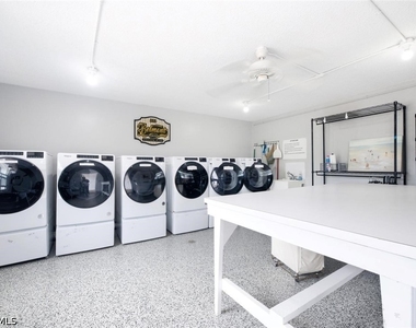 333 Harbour Drive - Photo Thumbnail 23
