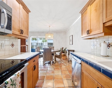 333 Harbour Drive - Photo Thumbnail 16